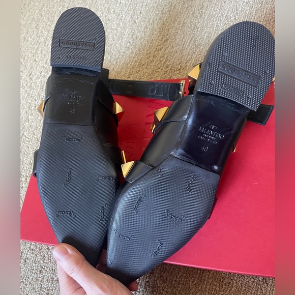 Valentino Garavani Roman Stud leather point-toe flats - Picture 6 of 9